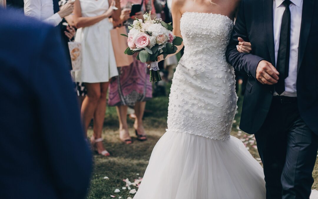 Ten Wedding Dress Storage Mistakes That Lead to Yellowing