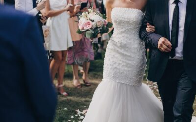 Ten Wedding Dress Storage Mistakes That Lead to Yellowing